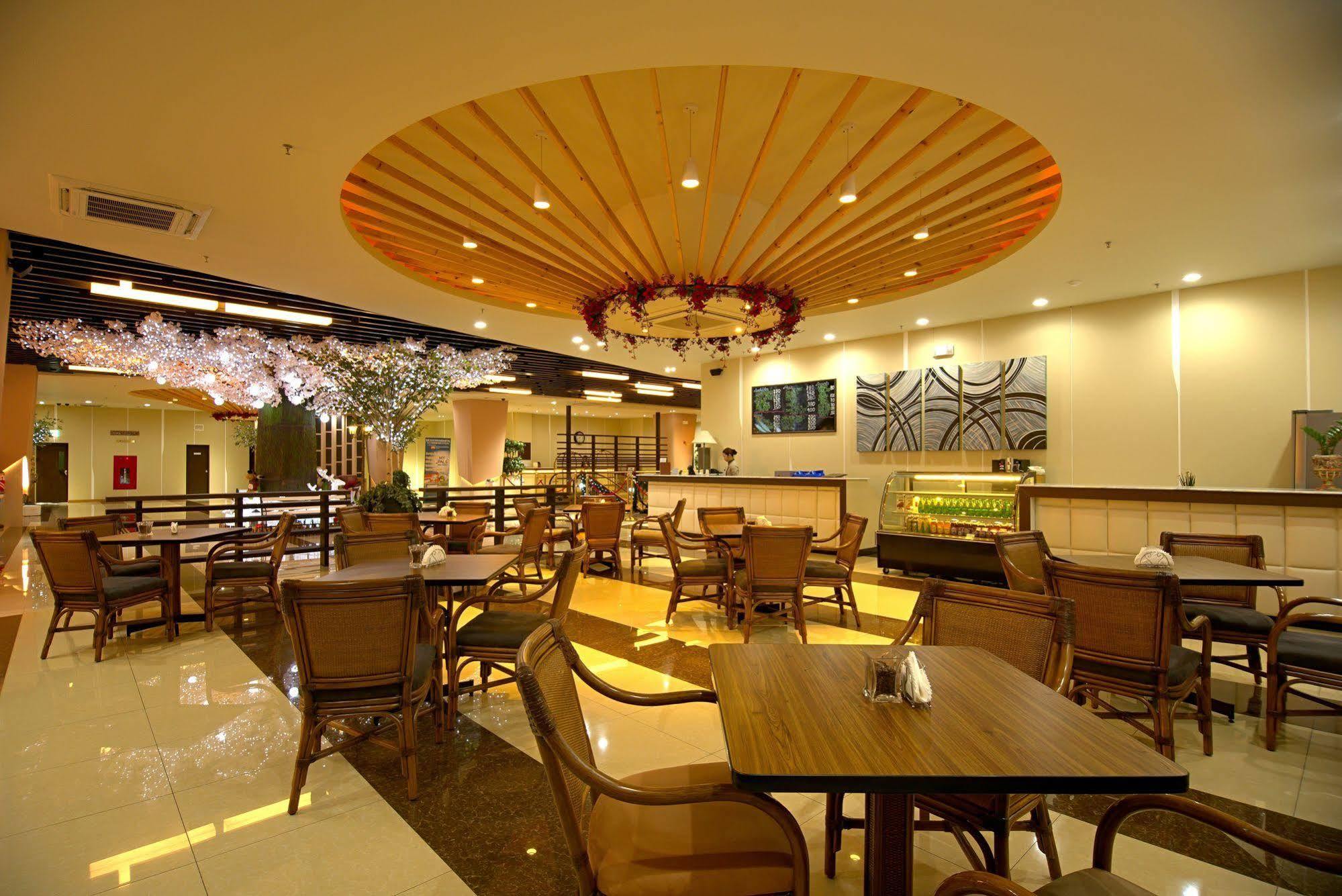 Xenia Hotel - Clark - Multi Use Hotel Clark Field Esterno foto